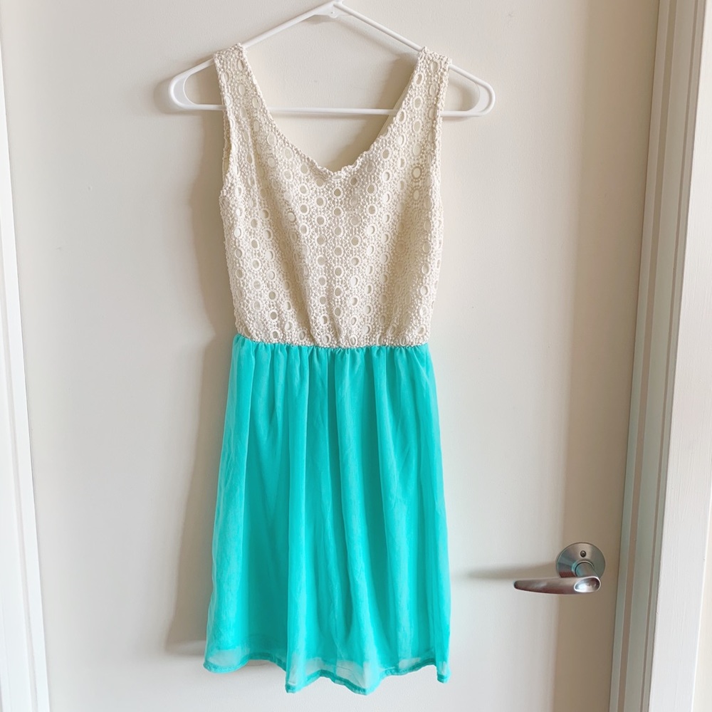 White/cream & turquoise sleeveless dress